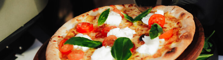Sommerabende mit Pizza in der Deli Lounge im ATLANTIC Hotel Heidelberg