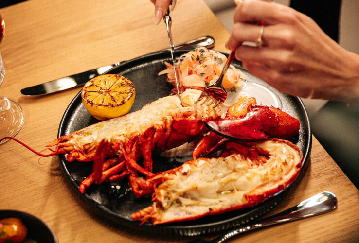 ATLANTIC Hotel Heidelberg Hummer als Tellergericht