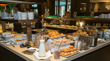 Großzügiges Frühstücksbuffet im ATLANTIC Grand Hotel Bremen